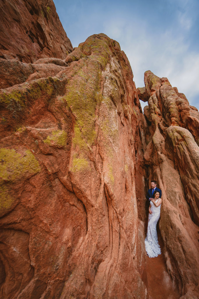Colorado elopement photographer captures couple in red rock