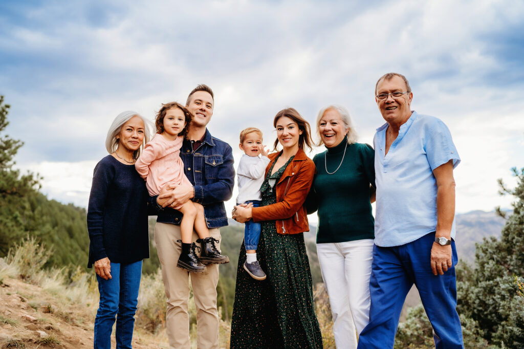 Extended family photos outdoors in Colorado